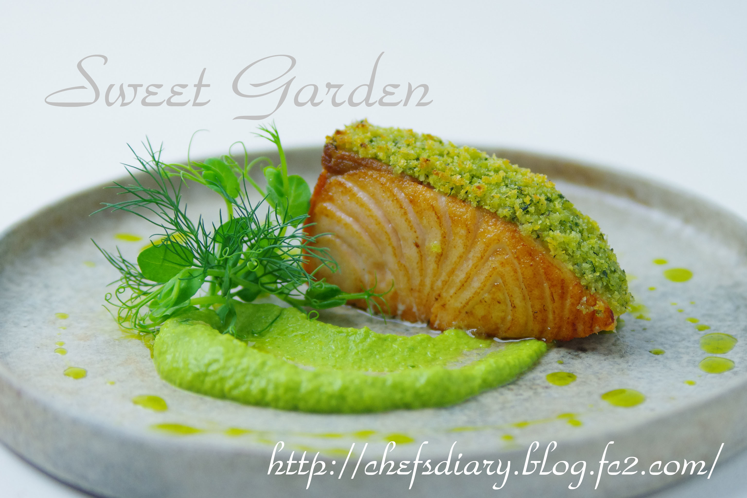 Herb-Crusted Salmon with Green Sauce 　サーモンの香草パン粉焼き グリーンソース