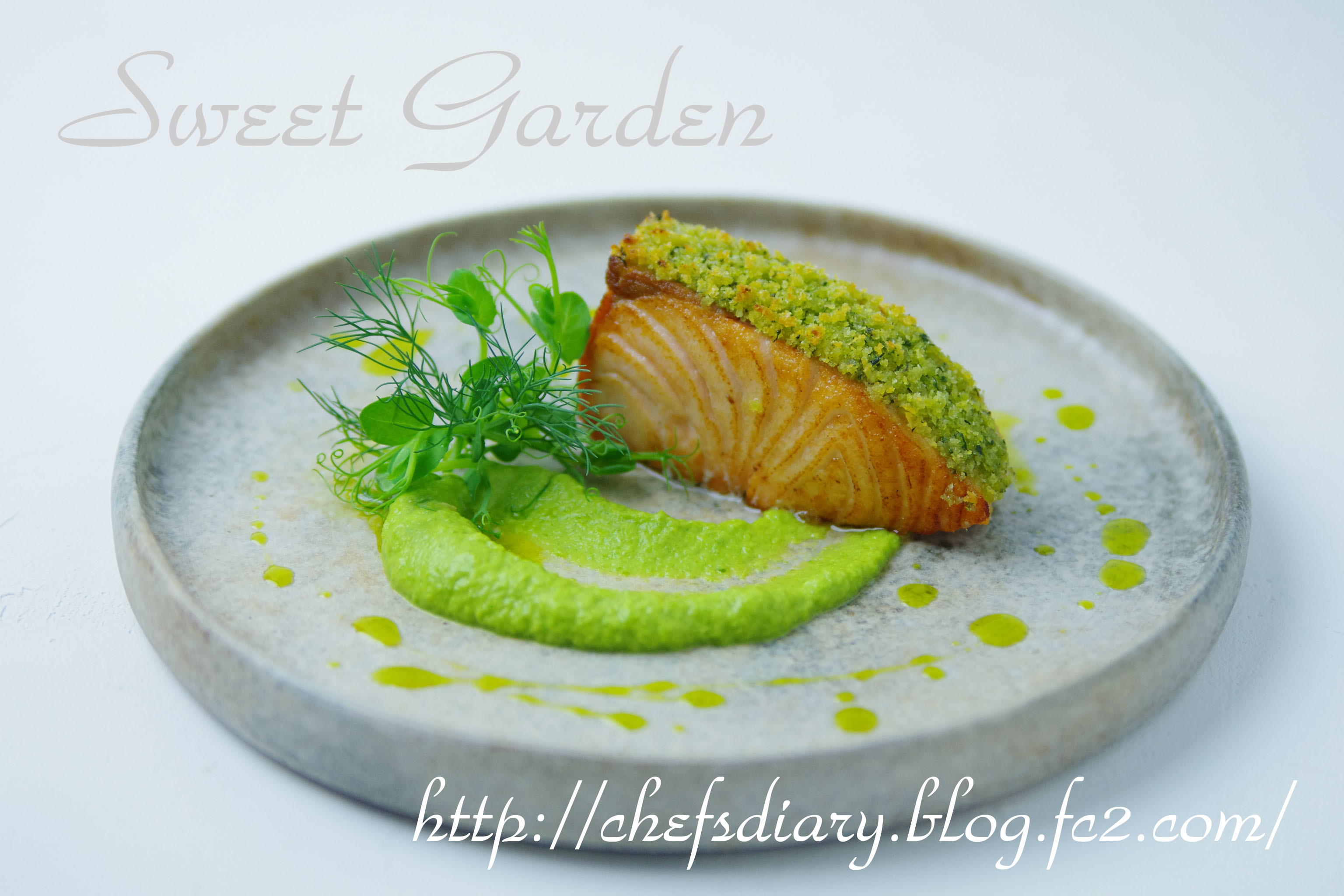 Herb-Crusted Salmon with Green Sauce 　サーモンの香草パン粉焼き グリーンソース