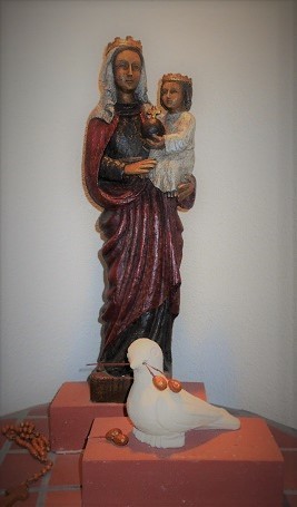 聖母子と鳩
